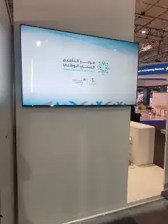 شاشات تلفزيون مع ستاند للايجار اليومي يتوفر اسلاك hdmi 3