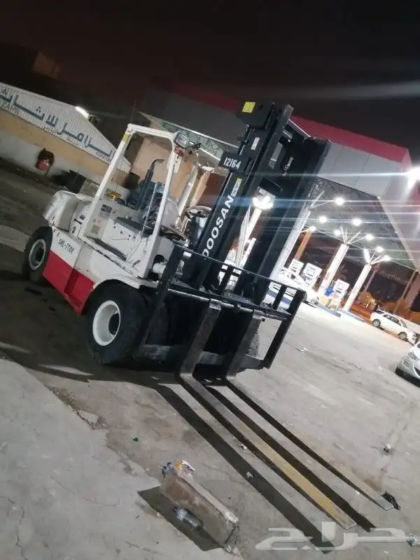 رافعات شوكية فوركلفت للايجار جميع الأحجام 3