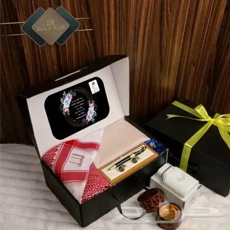 اطقم هدايا رجالي شبابي تصميم الاسم حسب الطلب 32