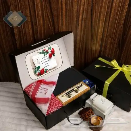 اطقم هدايا رجالي شبابي تصميم الاسم حسب الطلب 11