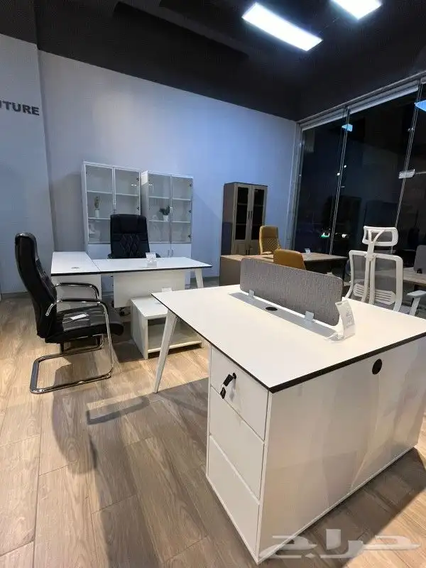 مكتب مودرن ابيض جاهز 0