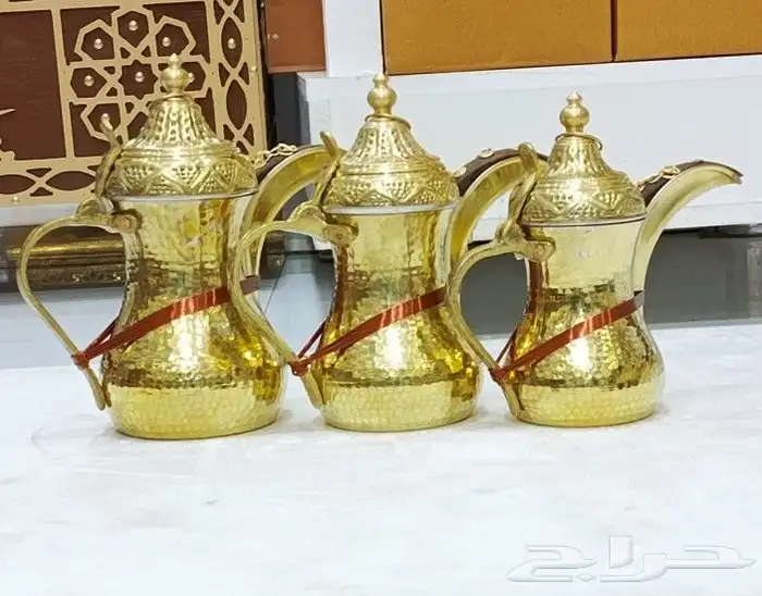 السلام عليكم يوجد لدينا جميع انواع الدلال للتراثيات والنحاسي 2