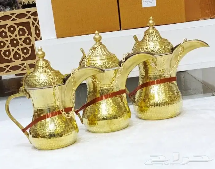 السلام عليكم يوجد لدينا جميع انواع الدلال للتراثيات والنحاسي 4