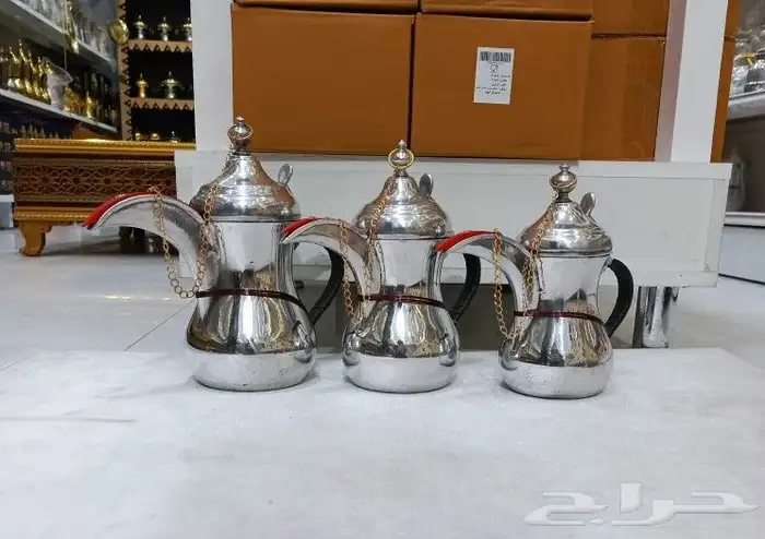 السلام عليكم يوجد لدينا جميع انواع الدلال للتراثيات والنحاسي 8
