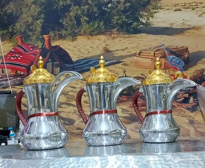 السلام عليكم يوجد لدينا جميع انواع الدلال للتراثيات والنحاسي 3