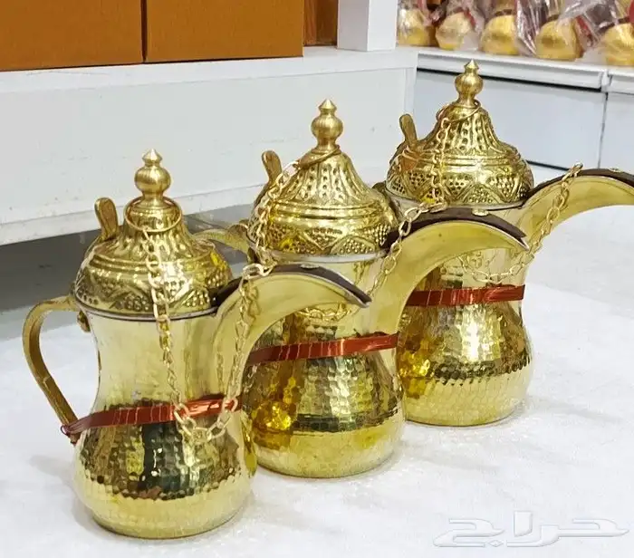 السلام عليكم يوجد لدينا جميع انواع الدلال للتراثيات والنحاسي 5