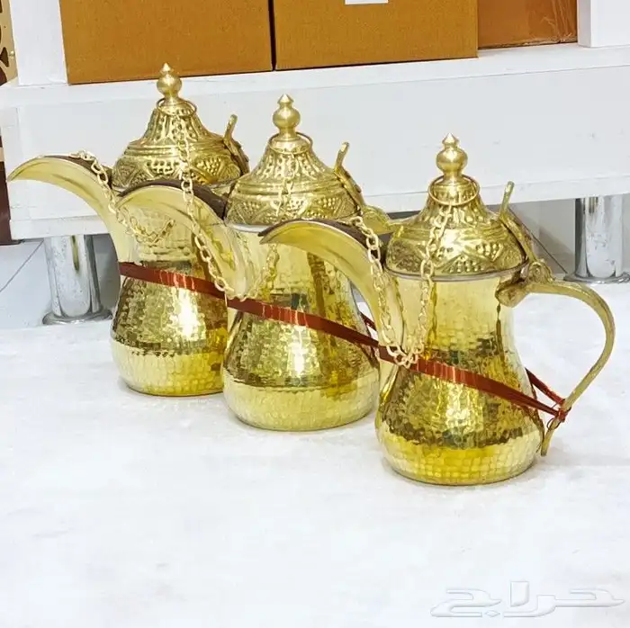 السلام عليكم يوجد لدينا جميع انواع الدلال للتراثيات والنحاسي 6