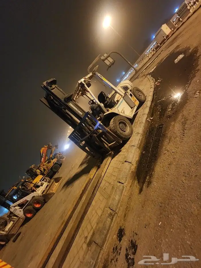 لتاجير الرافعات الشوكيه 0