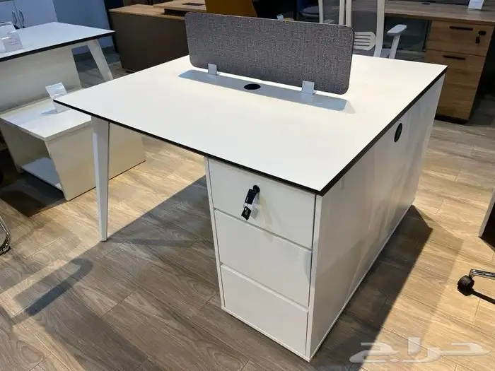 مكتب مودرن ابيض جاهز 9