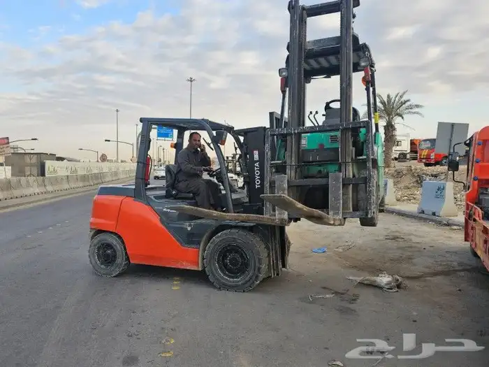 للإيجار جميع الفركلفت متوفر جميع الأحجام 3