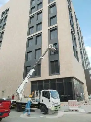 نضافة الوحات الاعلانيه ونضافة العماير و الشقق والمحلات 3