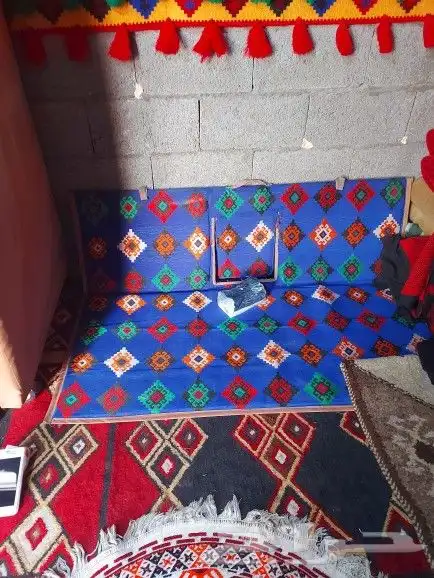 طاولات وكراسي 13