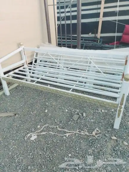 طاولات وكراسي 16