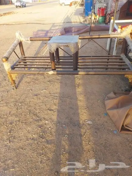 طاولات وكراسي 2