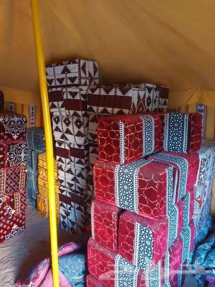 طاولات وكراسي 7