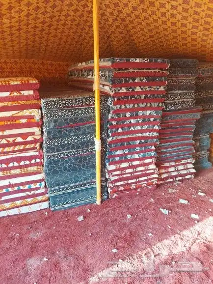 طاولات وكراسي 6