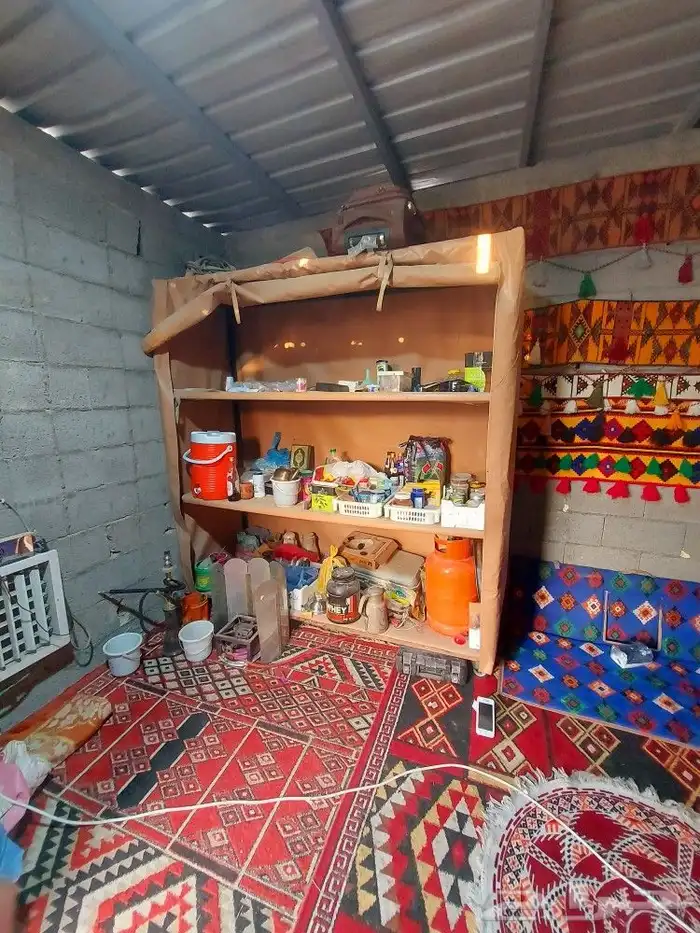 طاولات وكراسي 10