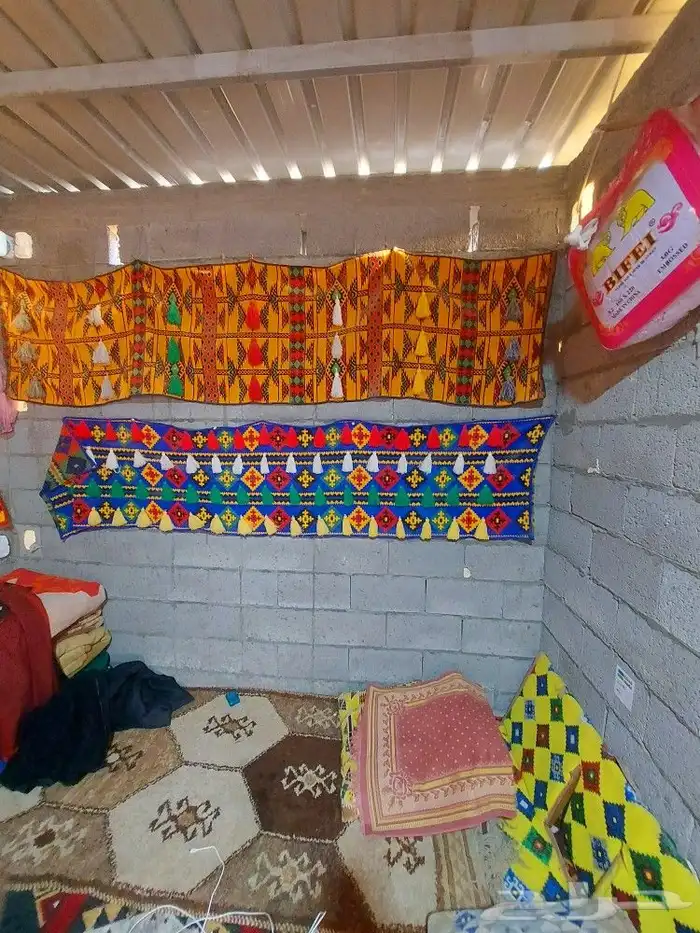 طاولات وكراسي 12