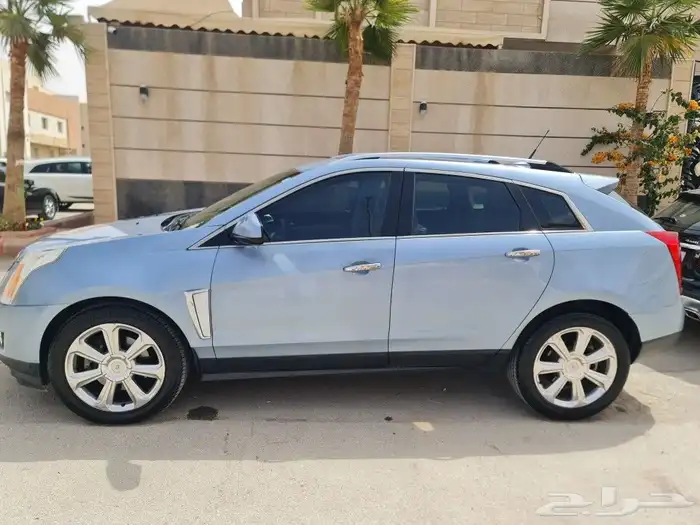 كاديلاك SRX 3