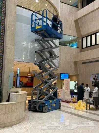 تاجير معدات ثقيلة ورافعات شوكيه بكل انواعها واحجامها وكذالك 3