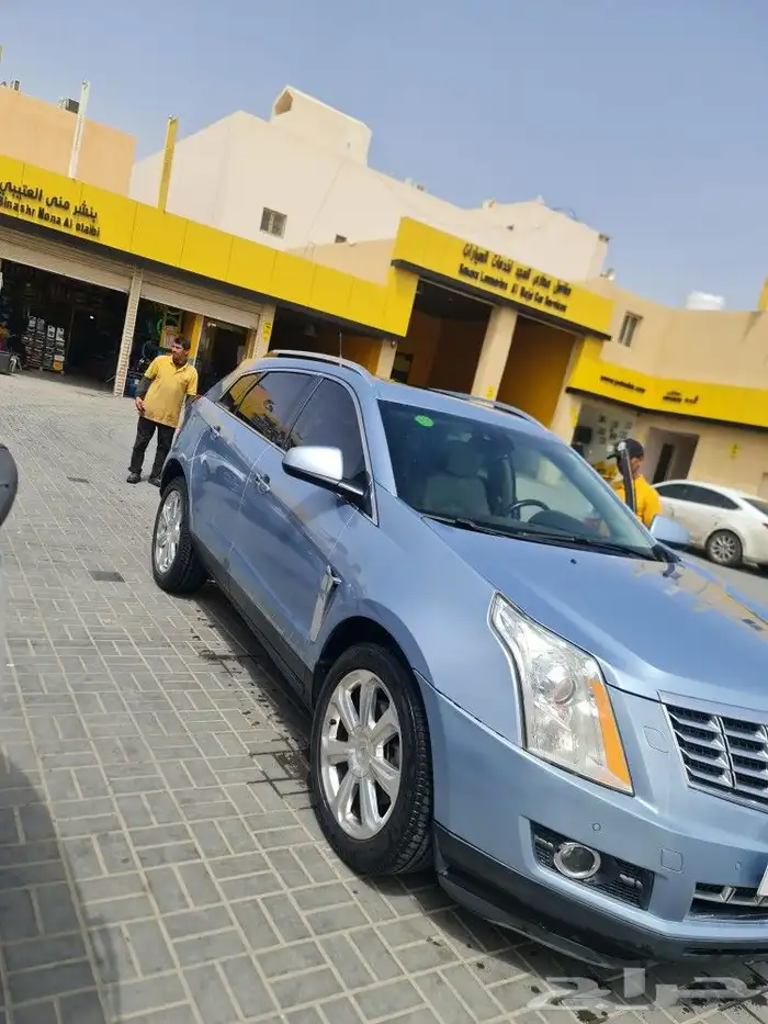 كاديلاك SRX 8