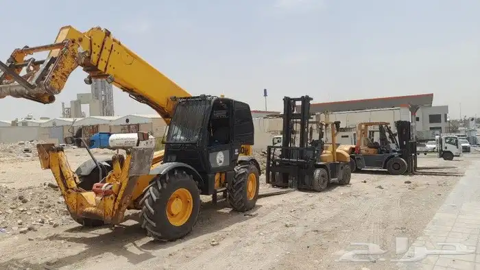 تاجير معدات ثقيلة ورافعات شوكيه بكل انواعها واحجامها وكذالك 0