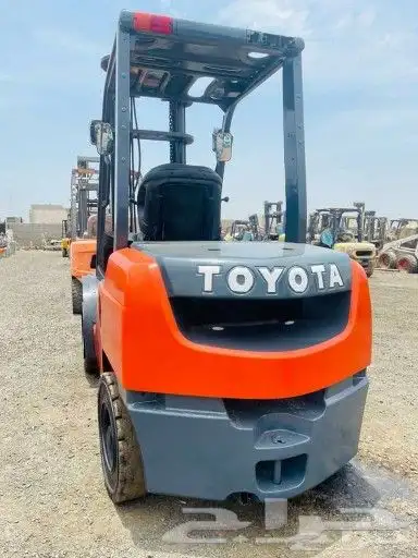 رافعة شوكي ة لايجار شهري يومي 3