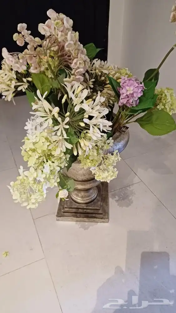 فازة ورد خاليه من العيوب 1