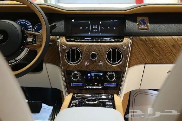 رولز رويس Cullinan 2023 15