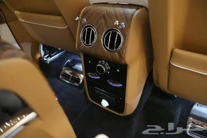 رولز رويس Cullinan 2023 17