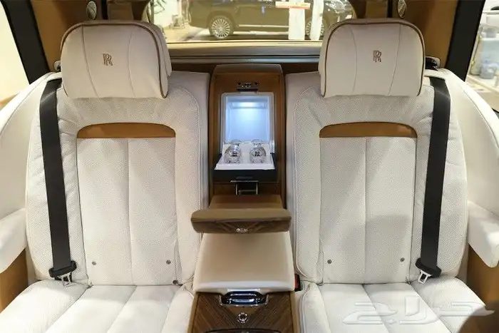 رولز رويس Cullinan 2023 10
