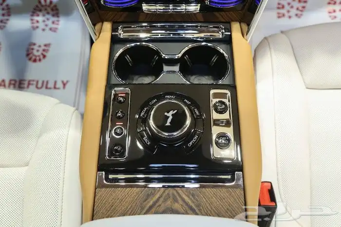 رولز رويس Cullinan 2023 14