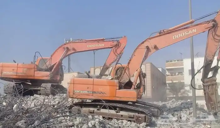 هدم مباني مقابل السكراب وندفع مقابل الاغراض 1