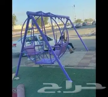 A bouncy rotating rubber swing all in iron. All new 1
