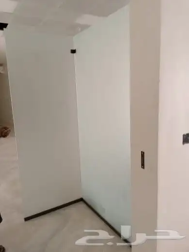 فني تركيب زجاج السكريت والدربزين والالمنيوم وجميع انواع الزج 2