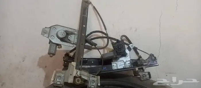 قطع غيار سياراه بليزر يوجد طرنبه بانزن جديده استخدام ثالث اي 0