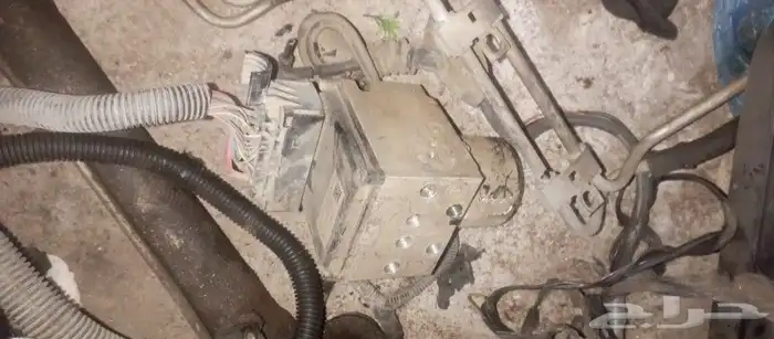 قطع غيار سياراه بليزر يوجد طرنبه بانزن جديده استخدام ثالث اي 5