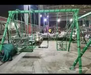 A bouncy rotating rubber swing all in iron. All new 10