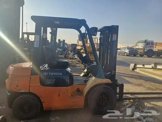 رافعة شوكية (فوركلفت) forklift للإيجار 0