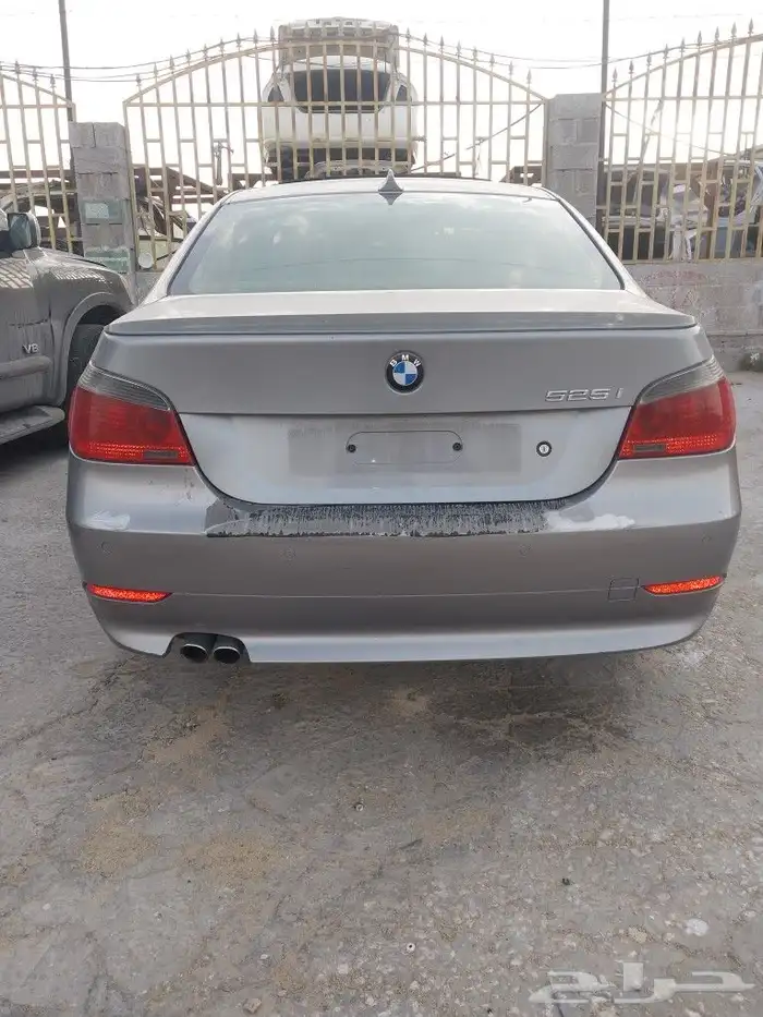 ا BMW 2005مصدوم تشليح قطع غيار 1