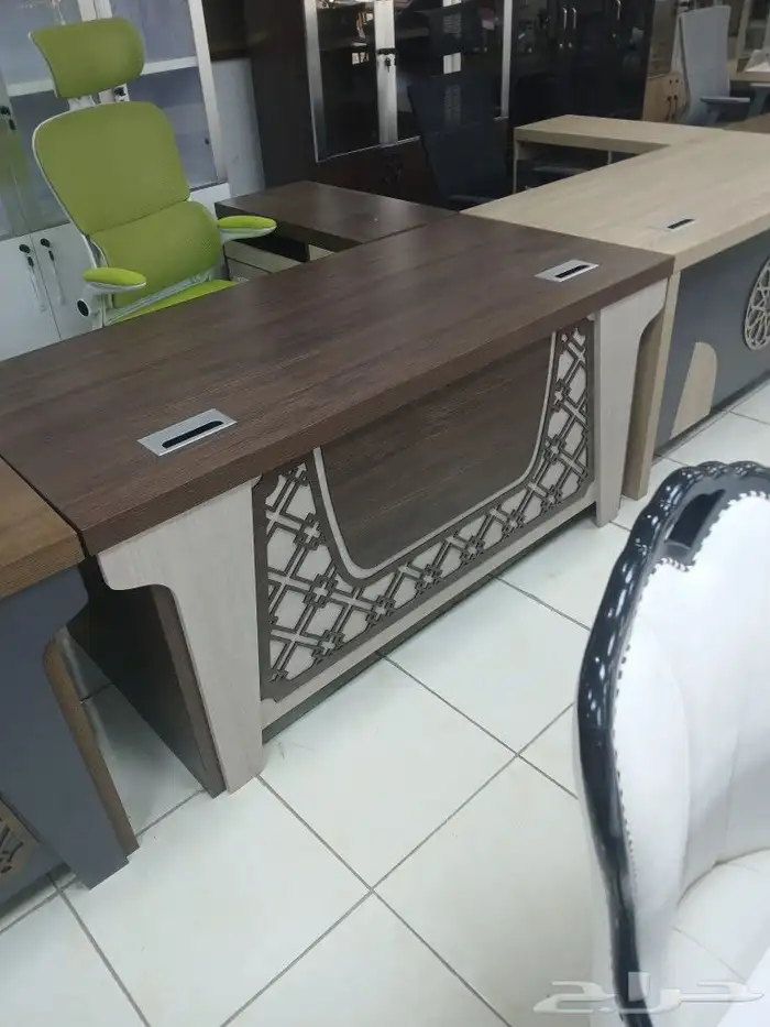 مكاتب بمقاصات وألوان مختلفه وأسعار طيبه 0