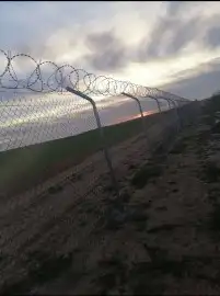 نقوم بتركيب الشبوك بجميع انواعها اشبوك مجلفنه ووطني وملاعب 5