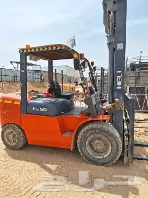 إيجار رافعات شوكيه وكرينات جميع الاحجام إيجار شهري أسبوعي يو 6