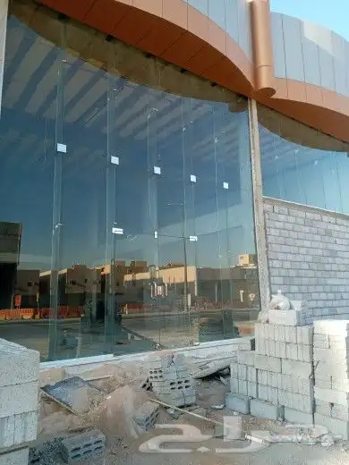 زجاج سكريت وجهات محلات تقسيم مكاتب حمامات شاور 4