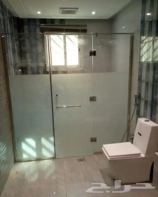 زجاج سكريت وجهات محلات تقسيم مكاتب حمامات شاور 7