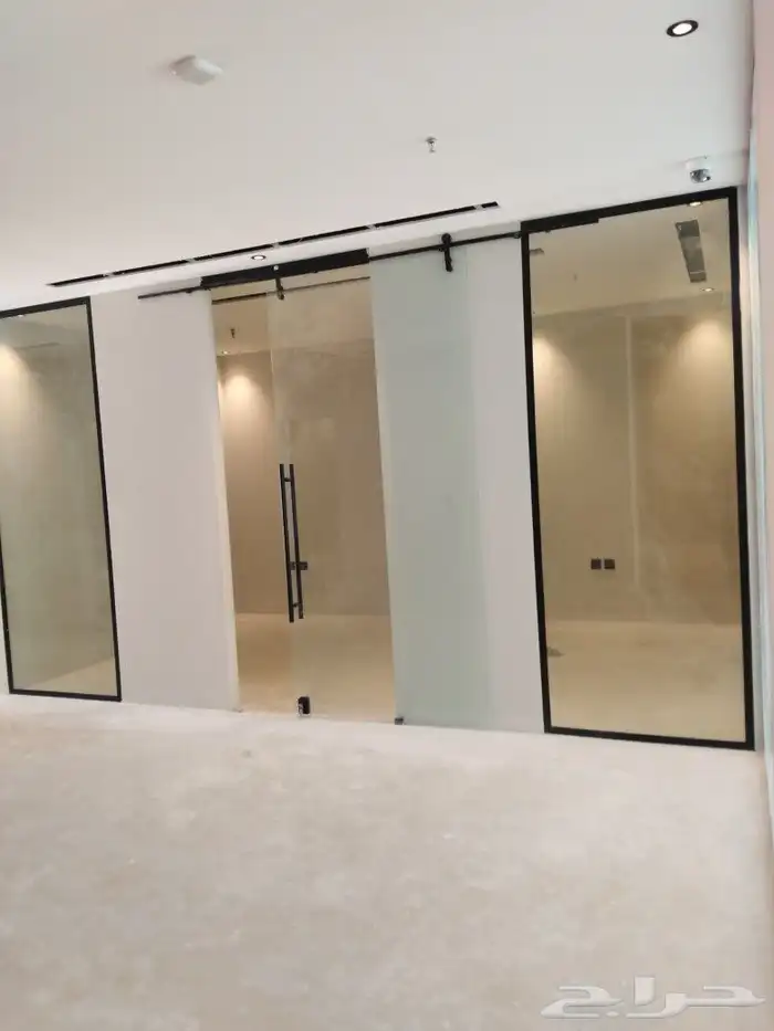 زجاج سكريت وجهات محلات تقسيم مكاتب حمامات شاور 12