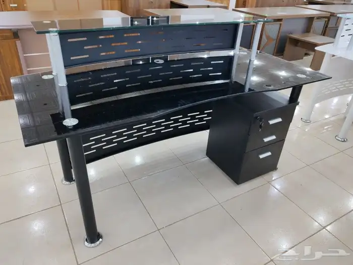 مكاتب وكراسي ودواليب 2