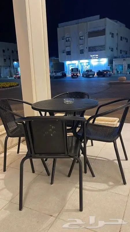 طاولات وكراسي 29