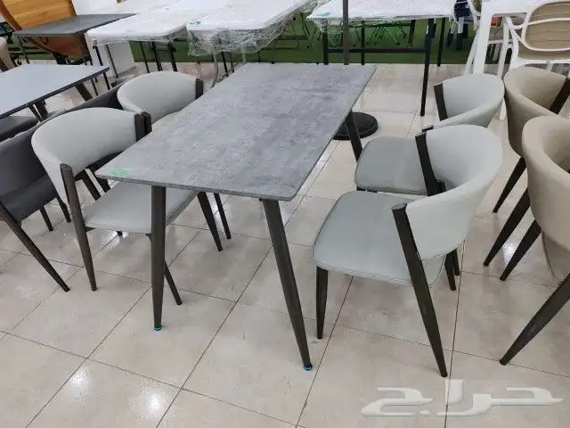 طاولات وكراسي 45