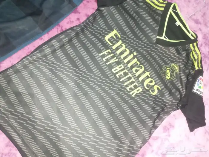 تيشرت ريال مدريد الاسود جديد غير مستعمل مقاسM على السوم 0